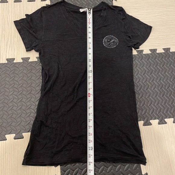 Victoria’s Secret pink love•kiss •laugh• smilf •happy T-shirt size medium - Picture 4 of 7